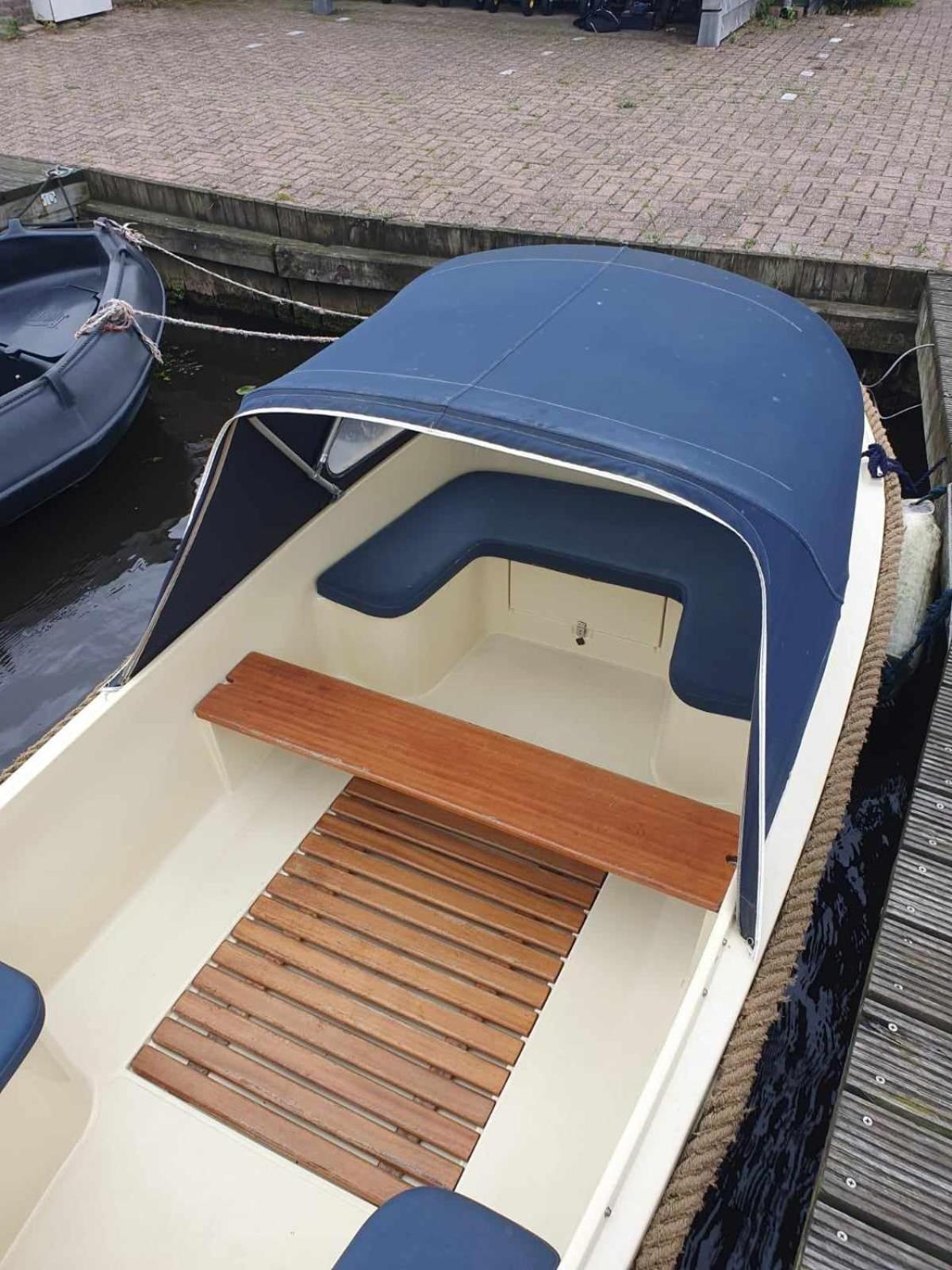 Huis Bij Het Water Met Sloepje Jutrijp Esterno foto