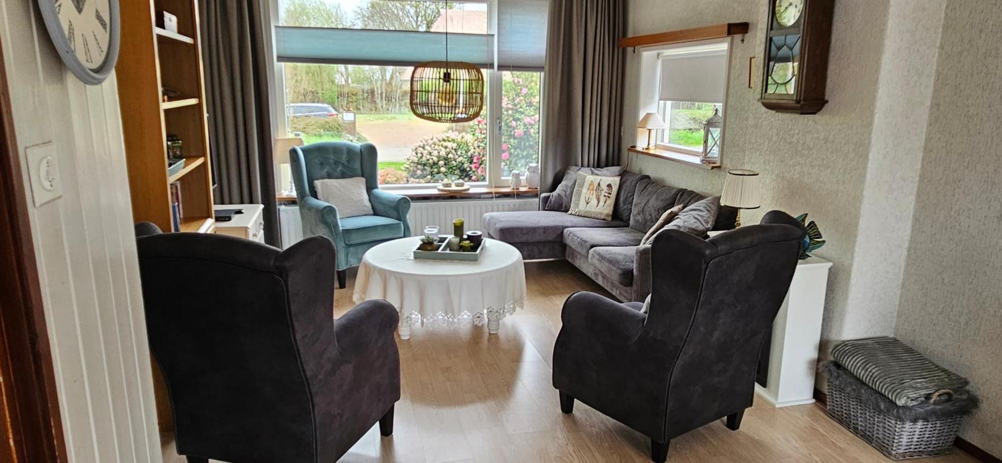 Huis Bij Het Water Met Sloepje Jutrijp Esterno foto