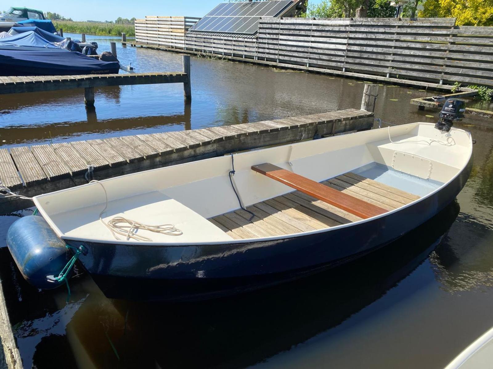 Huis Bij Het Water Met Sloepje Jutrijp Esterno foto